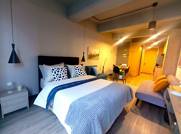 Fantastic Industrial Style Studio Apartment with Panoramic V