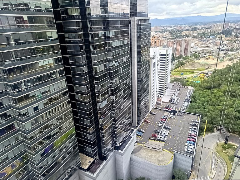 Penthouse View, Piso 17, Balcon y Parking, Usaquen
