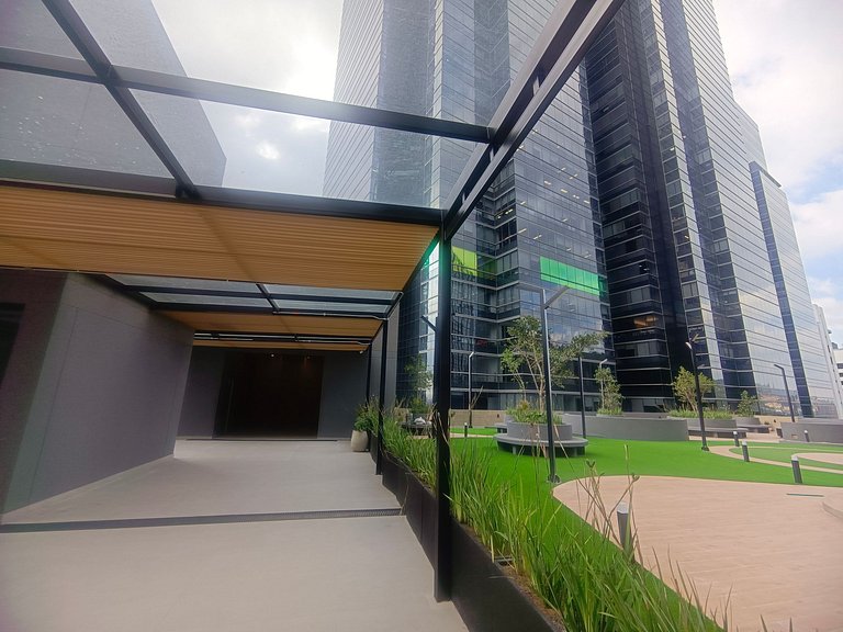 Penthouse View, Piso 17, Balcon y Parking, Usaquen
