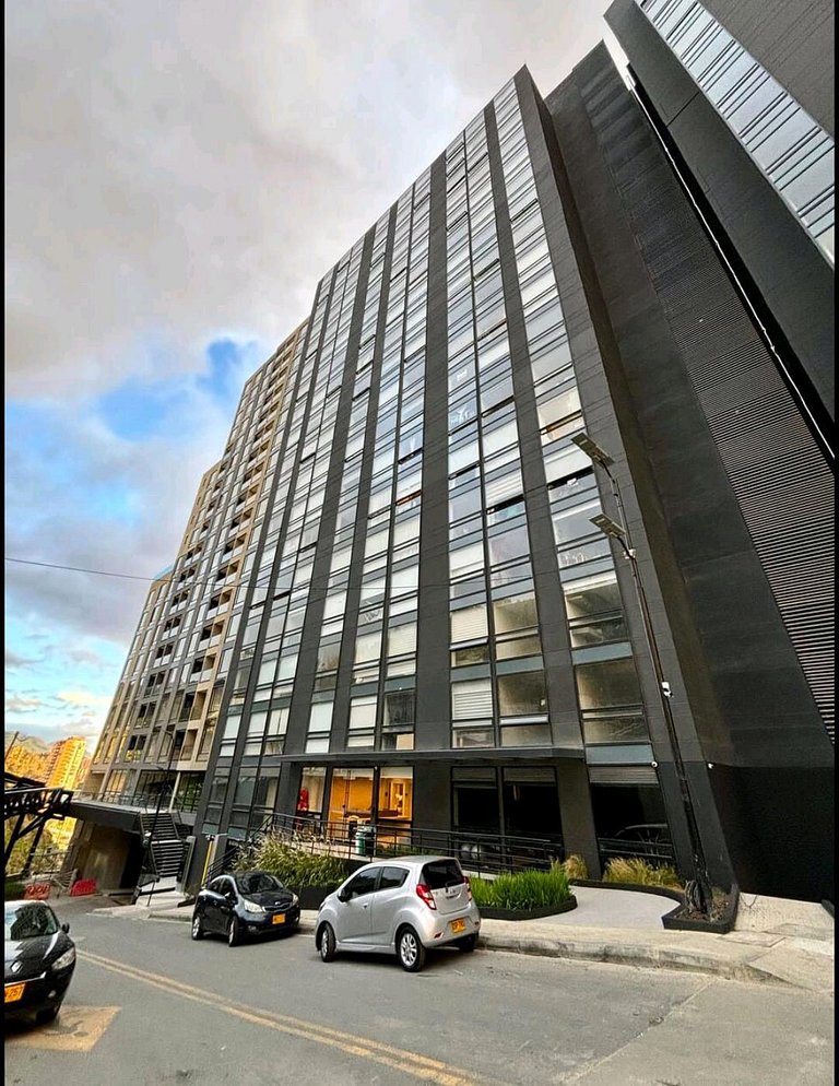 Penthouse View, Piso 17, Balcon y Parking, Usaquen