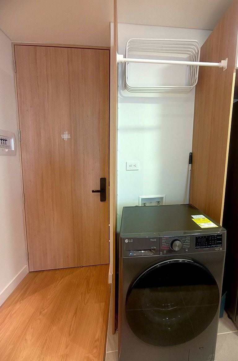 Penthouse View, Piso 17, Balcon y Parking, Usaquen