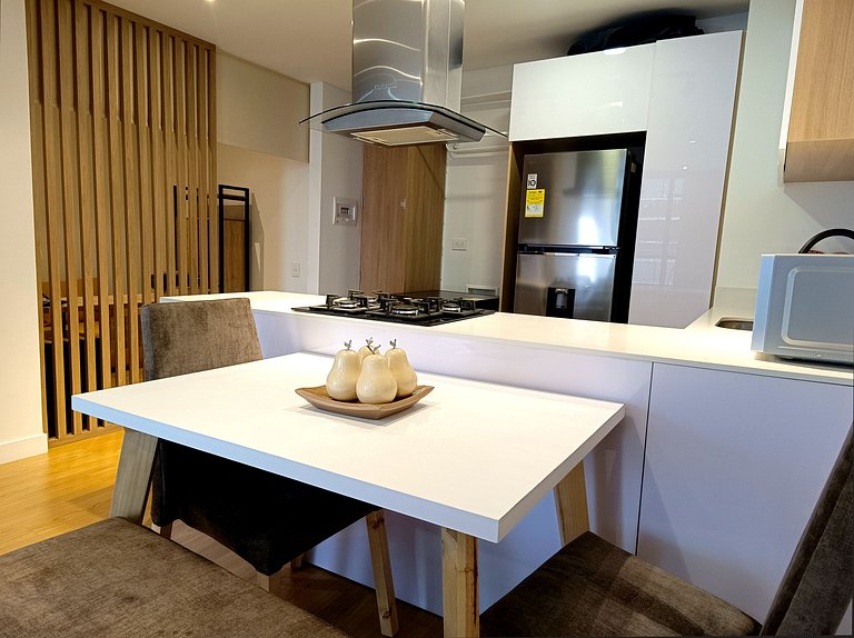 Penthouse View, Piso 17, Balcon y Parking, Usaquen