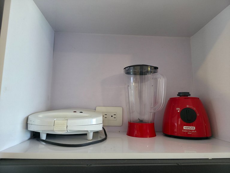 Loft acogedor con vista, piscina y balcón