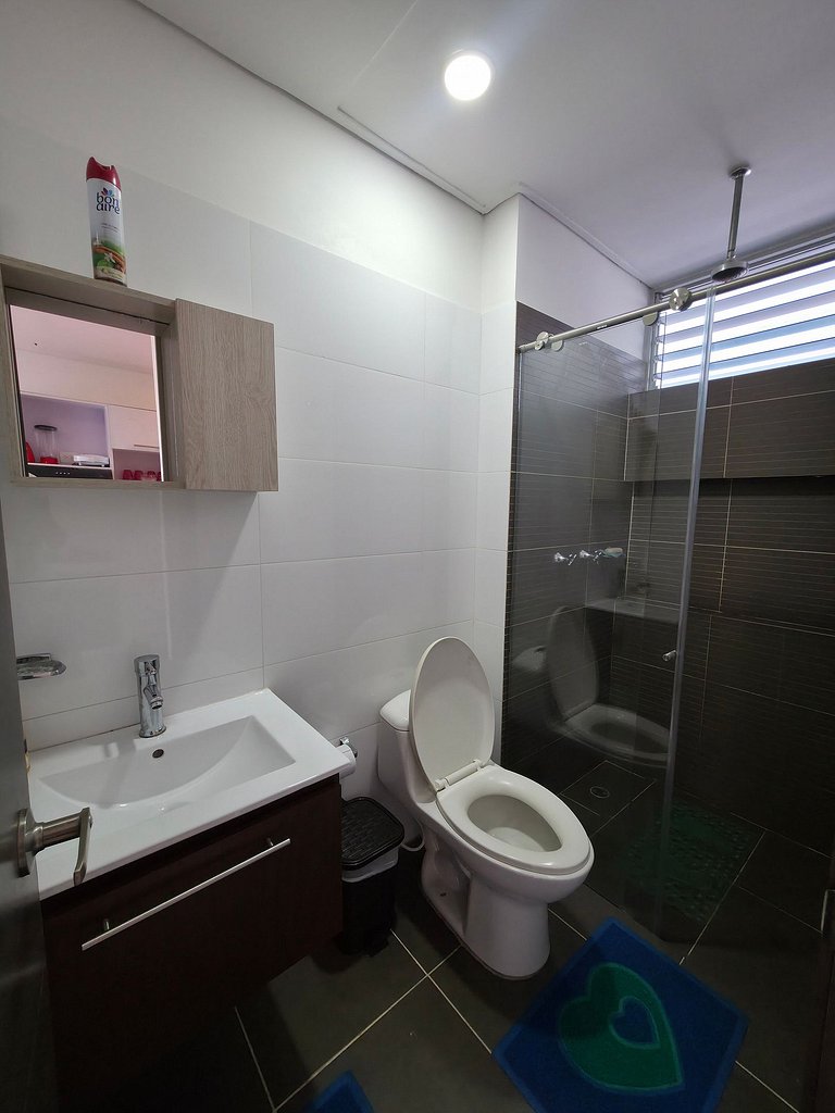 Loft acogedor con vista, piscina y balcón