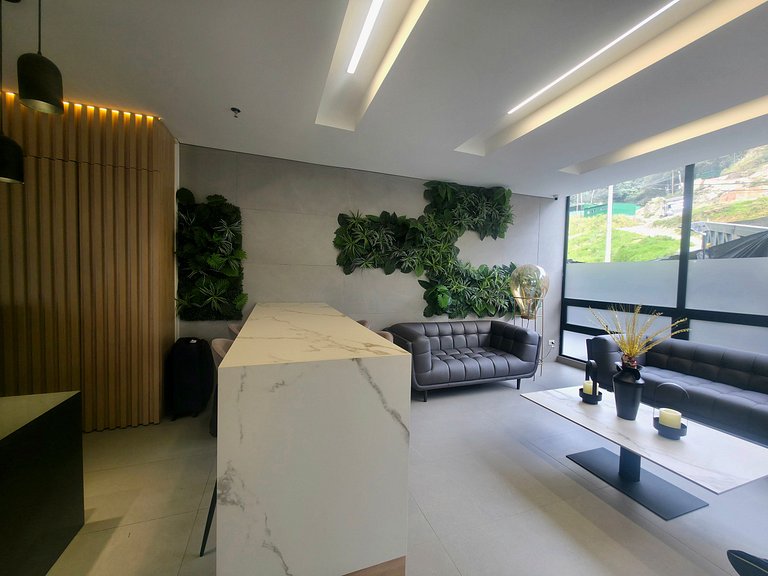 AH/Luxe penthouse con balcón,Wifi+Parking; Usaquén