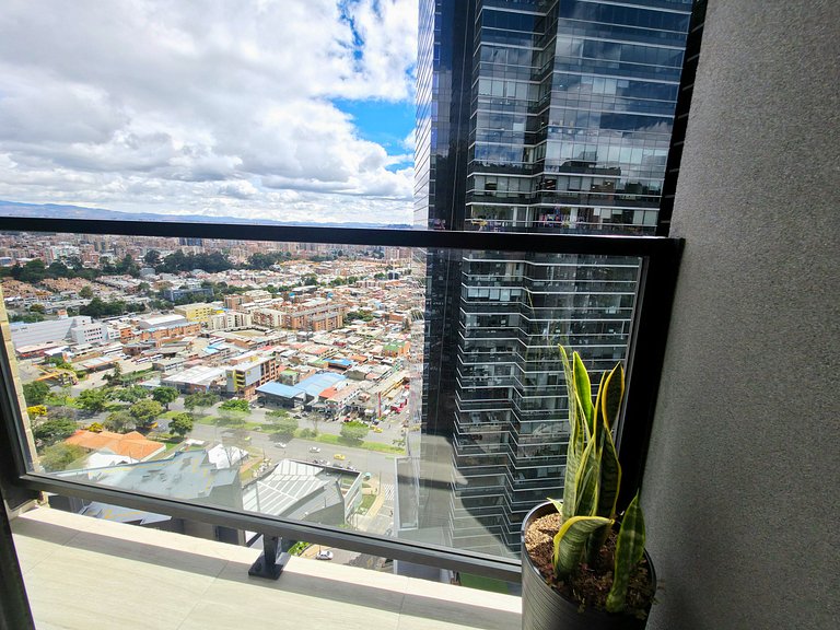 Vista panorámica con balcón, piso 17; Parking, Usaquén